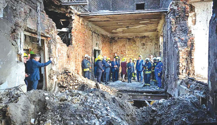 Russian aerial attack kills 21 in Ukrainian village