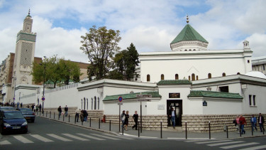 Pig heads left outside French mosques