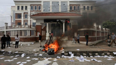 Former Nepal PM’s wife dies after protesters set house on fire