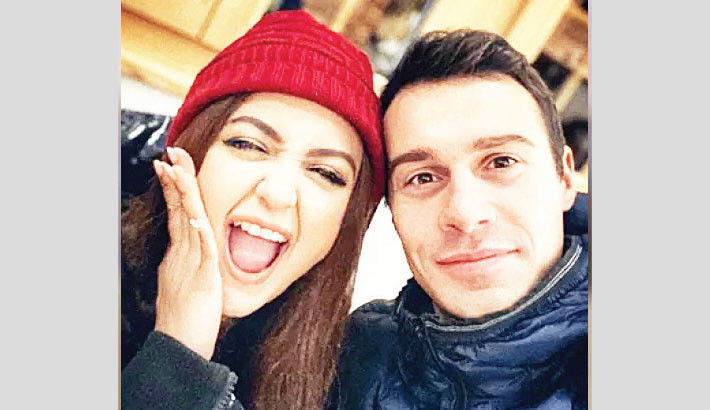Monali Thakur sparks divorce rumours with cryptic Insta post on Maik Richter