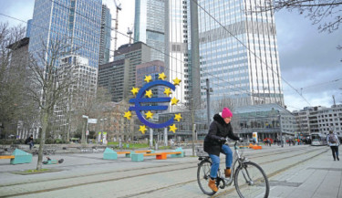ECB set to hold rates steady with eye on France crisis