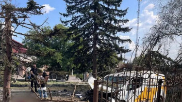 Russian air strike kills 24 in pension queue, Ukraine says
