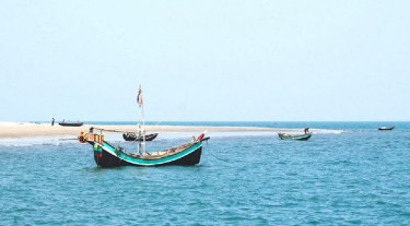 Arakan army abducts 30 fishermen with five trawlers