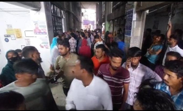 RMG workers block Dhaka-M’singh highway for an hour