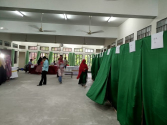 ‘Male’ reporters initially barred from entering women’s dorms