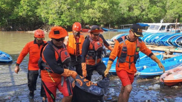 Death toll from Indonesia flash floods rises to 19