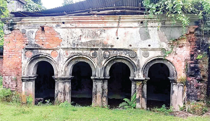 Ghughudanga Zamindar Bari left to decay