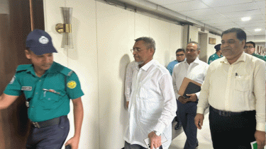 Lutfozzaman Babar visits home ministry after 18 years