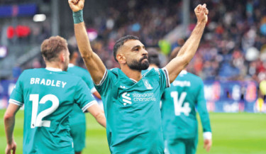 Salah’s last-gasp penalty keeps Liverpool perfect
