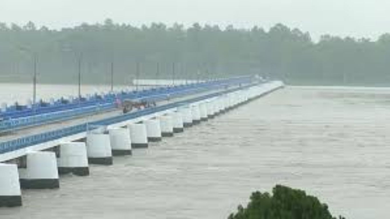 Teesta water continues to rise with fears of flooding 15 villages
