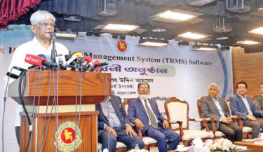 Govt aims to ensure hassle-free services for taxpayers: Finance adviser
