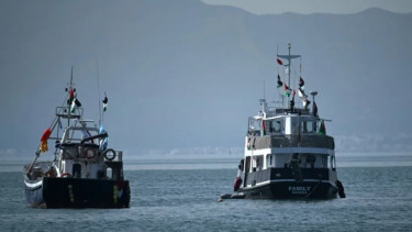 Two ships set sail from Greece to join Gaza aid flotilla