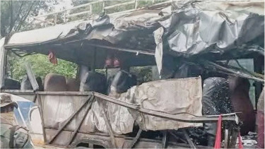 19 women and children killed in Nigeria wedding bus crash