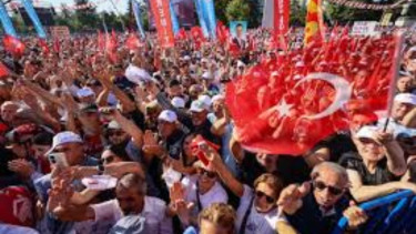 Tens of thousands join Ankara protest ahead of court showdown