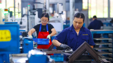 China says August retail sales growth slowest in 9 months