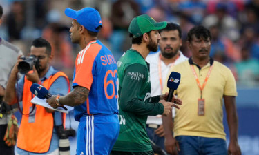 No Pakistan handshake aligned with government, says India captain