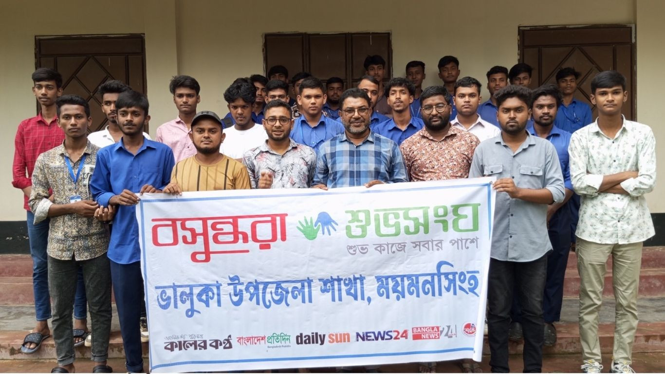 Students in Valuka take anti-smoking oath at Shuvosangho event