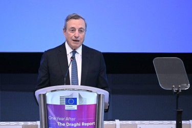 EU 'failing to match speed' of economic rivals US, China: Draghi