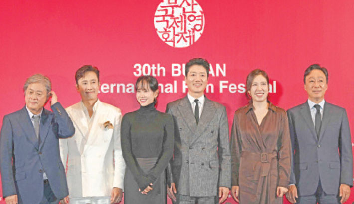 Park Chan-wook’s murder comedy opens Asia’s biggest film fest