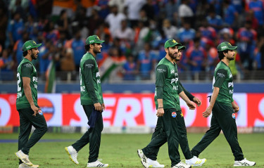 Pakistan cancel press conference amid India handshake row