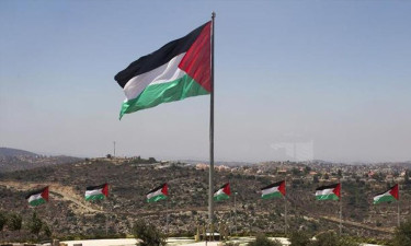 France warns mayors against flying Palestinian flag next week
