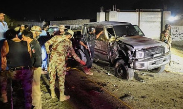 Blasts kill at least 11 in southwestern Pakistan