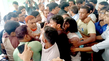 Clash at RU over ward quota; students confine pro-VC, proctor