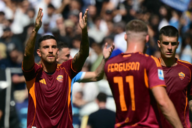Roma outcast Pellegrini comes in from cold to win derby with Lazio