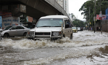 Rain since last night leaves Dhaka waterlogged