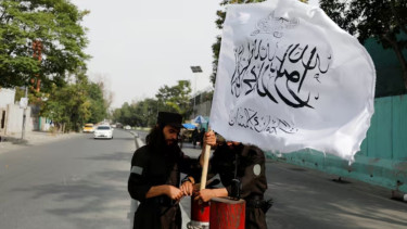 Afghan women lose lifeline in Taliban internet ban