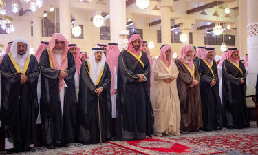 Crown Prince leads Janaza for Grand Mufti in Riyadh