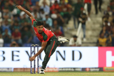 Mustafiz back in top 10