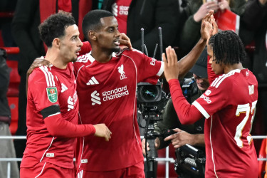 Isak scores first Liverpool goal, Chelsea survive scare