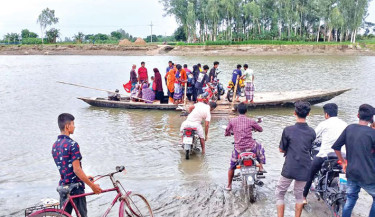 Dinajpur locals demand bridge over Karatoa at Hazir ghat