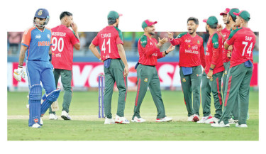 TIGERS KEEP CALM IN MIDDLE OVERS