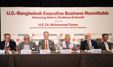 Yunus introduces political leaders with top US companies