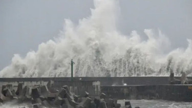 Philippines cancels classes, flights as new storm looms