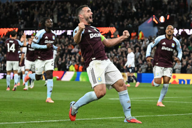 Aston Villa earn first win to launch Europa League bid, Rangers beaten