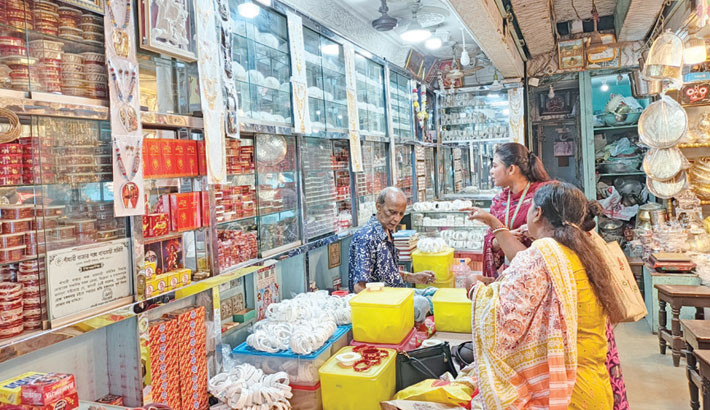 OLD DHAKA GEARS UP FOR DURGOTSOB FESTIVITIES