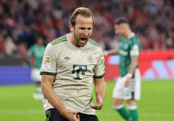 Kane scores twice to reach 100 Bayern goals in record time