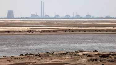 Zaporizhzhia nuclear plant off grid; Russia, Ukraine trade blame