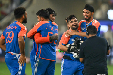 India beat Pakistan by five wickets to clinch ninth title