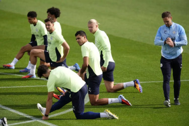 Rodri complains of pain in same knee he had ACL injury