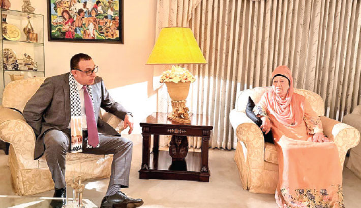 Palestine Ambassador to Bangladesh Yousef Ramadan calls on BNP Chairperson Begum Khaleda Zia at her Gulshan residence on Tuesday.