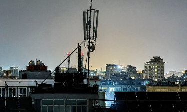 Afghanistan telecom blackout as Taliban shut off internet