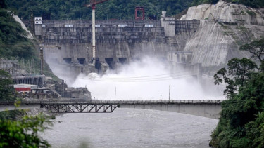 India plans mega-dam to counter China water fears