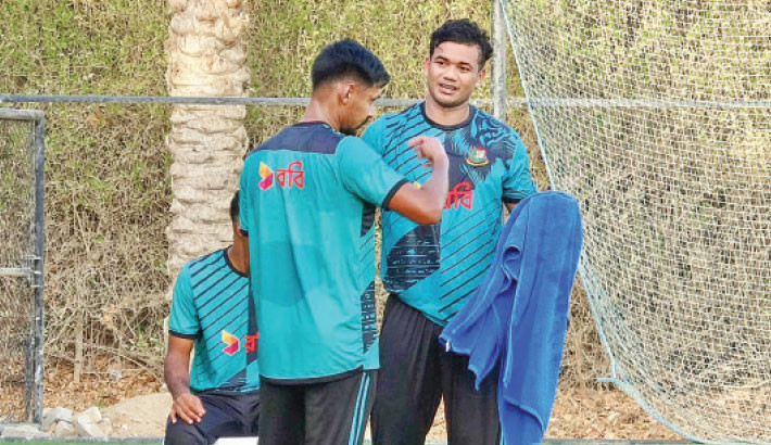 Taskin Ahmed (R) and Mustafizur Rahman during Bangladesh's training session ahead of the Afghanistan series at the ICC Academy on Tuesday. 

Collected 
Photo