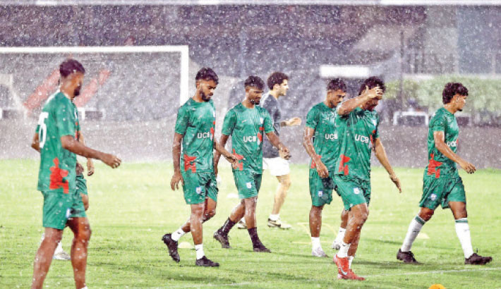 Rain disrupts first day of training