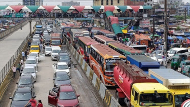 Puja holiday: Severe traffic jam on Dhaka-Chittagong, Dhaka-Sylhet highways