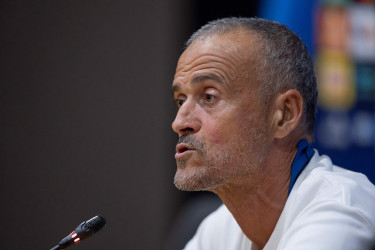 PSG must keep Barca's 'Harry Potter' Pedri at bay: Luis Enrique